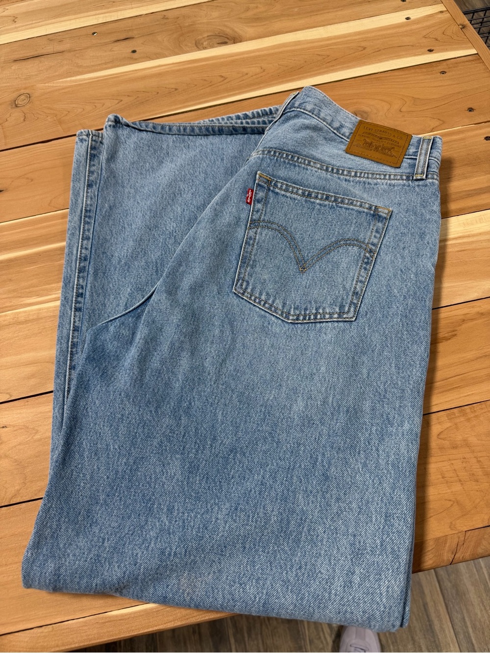 Women’s Levis Ribcage wide leg